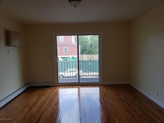 2nd image of 88 McLaughlin St