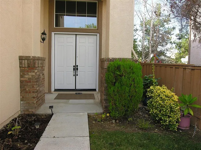 12222 Meadow Grass Ct — Photo 3