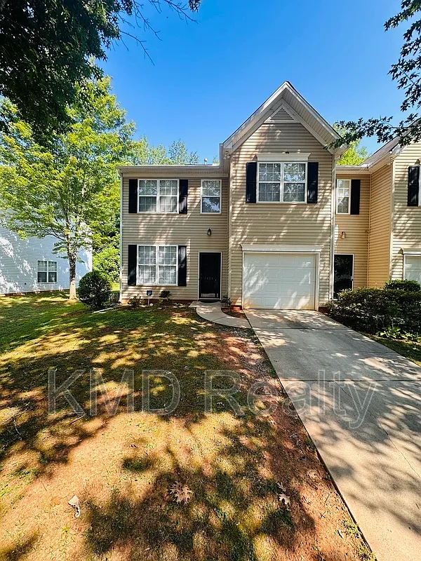 3 bed, 2.5 bath, $1,995 — Photo 1