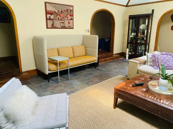 2 Tangle Brush Dr, Spring, TX 77381