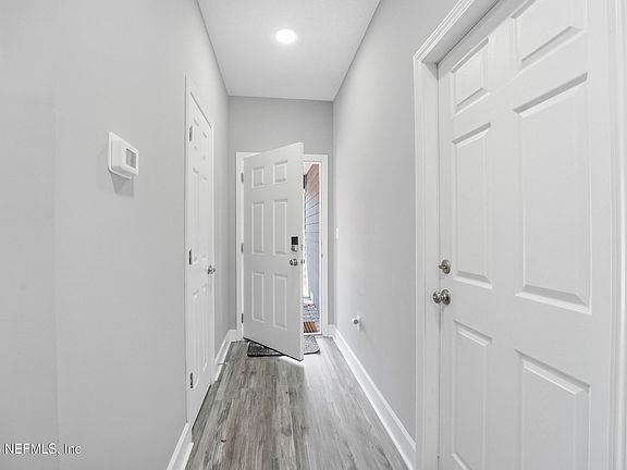 4th image of 361927 PINE Street