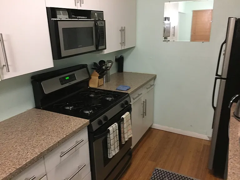 505 W 7th St #204 — Photo 5