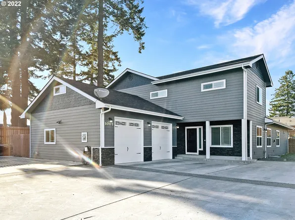 1007 Ruth Ln, Brookings, OR 97415