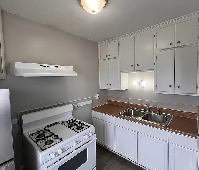 2310 Washington St #4 — Photo 5