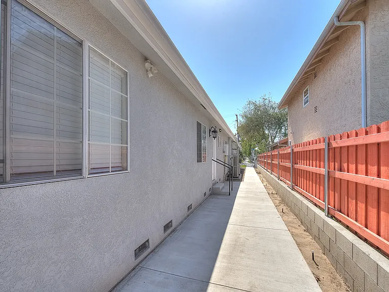 24600 Cypress St #24600A — Photo 4