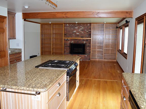 3rd image of 6818 126th Ave NE