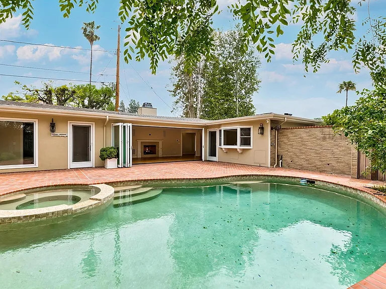 4211 Toluca Lake Ave — Photo 31