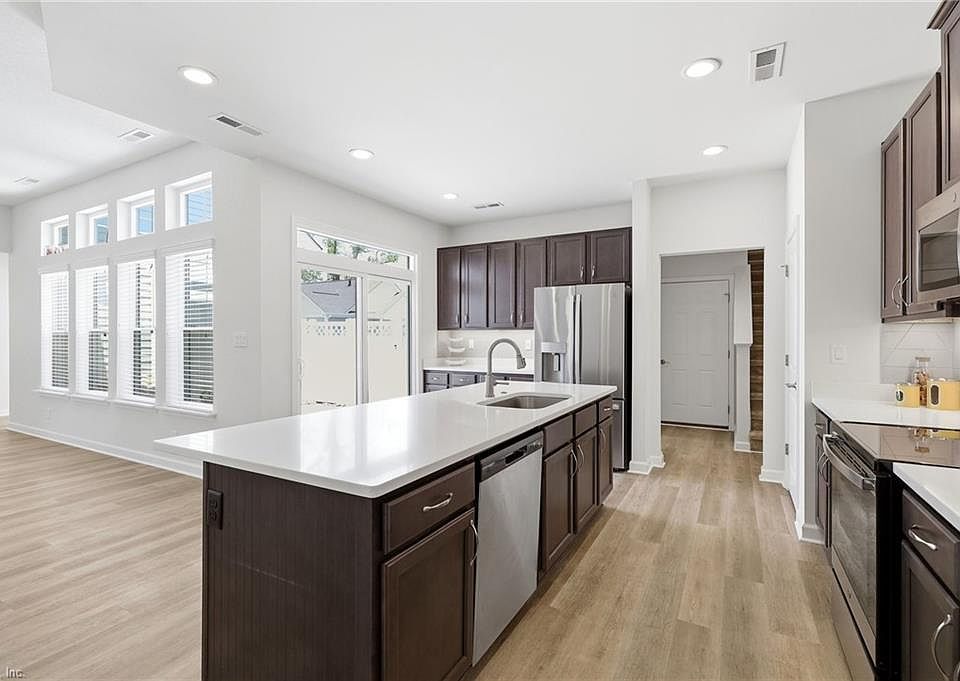1st image of 1008 Paragon Way #B