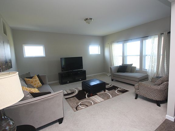 2nd image of 59311 Ravenna Dr
