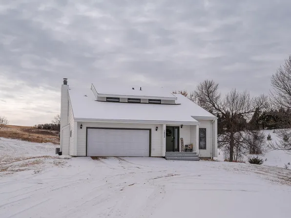 1853 Murray Dr, Beulah, ND 58523