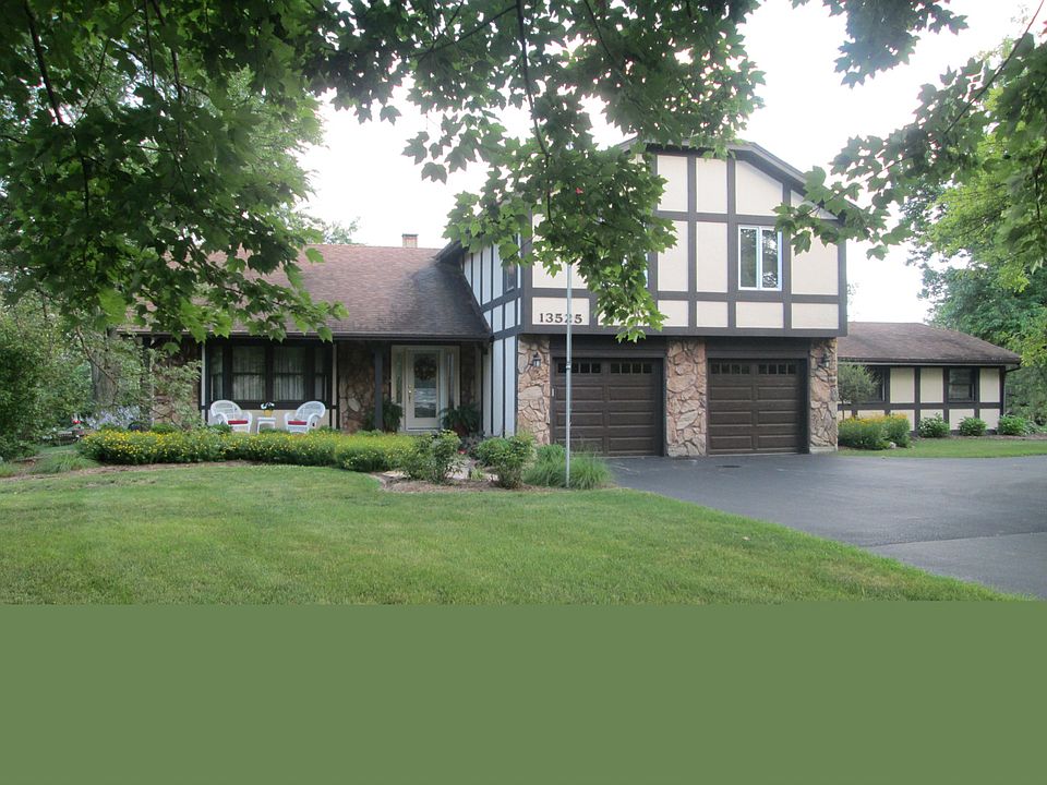 1st image of 13525 S Red Coat Dr