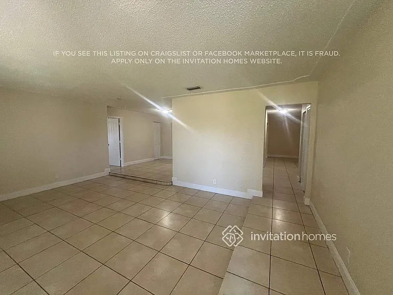 11171 NW 36th St — Photo 3