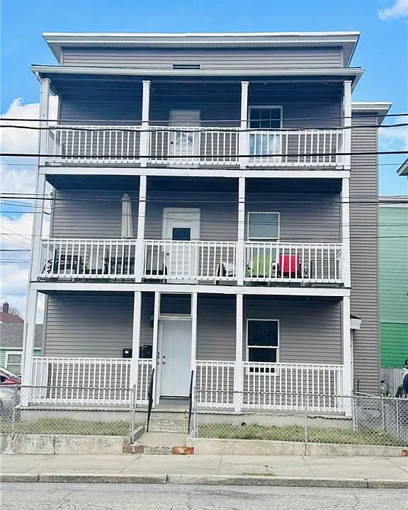518 Privilege St #3