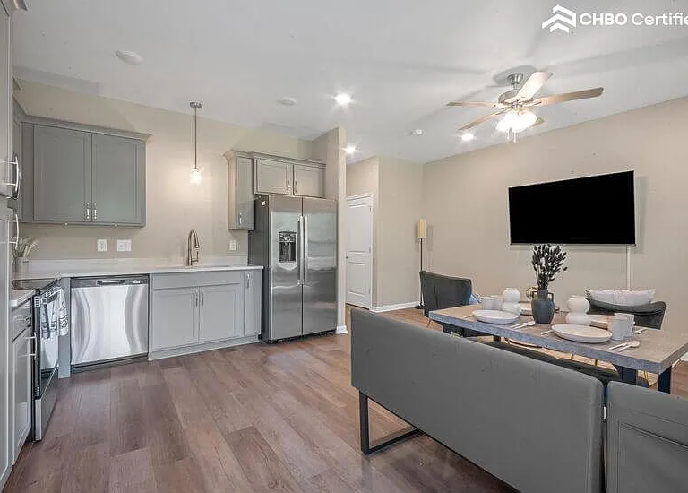 616 Lafayette Rd — Photo 6