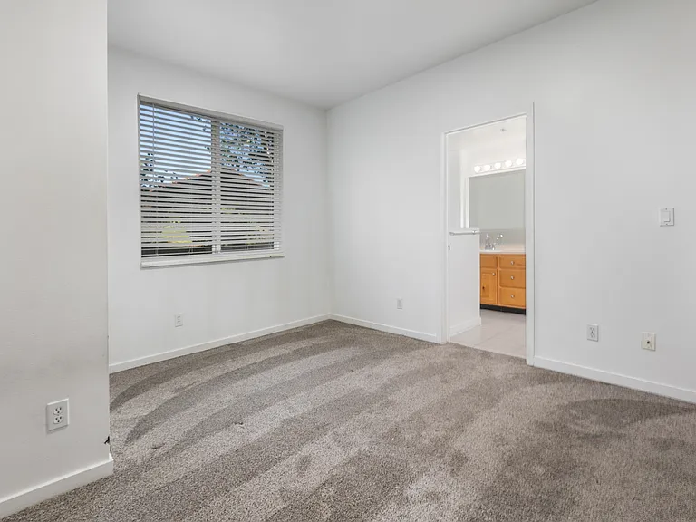 1600 Pinebrook Blvd #E1 — Photo 10