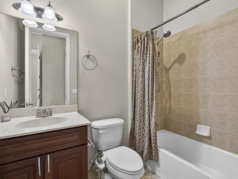 803 Del Sol Cir — Photo 40