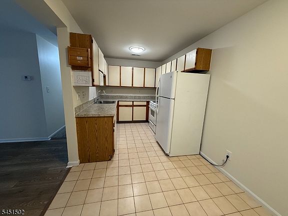 5th image of 107 Stratford Pl