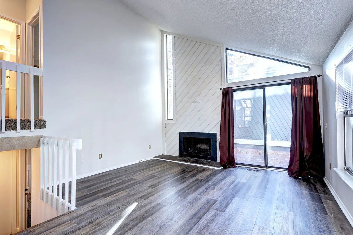 Building Photo - 10227 E Peakview Ave