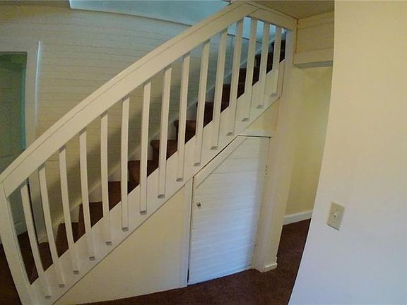 4th image of 28 Allen Dr