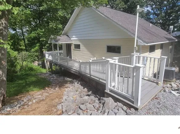 77 Beech Point Dr, Cadiz, KY 42211