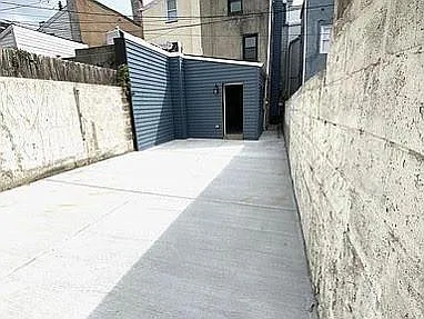 308 S Washington St — Photo 23