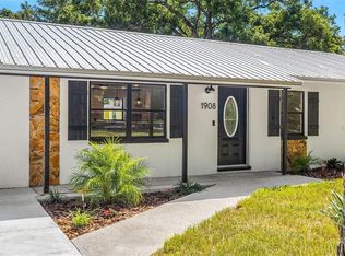 1908 N Barnes St, Plant City, FL 33563