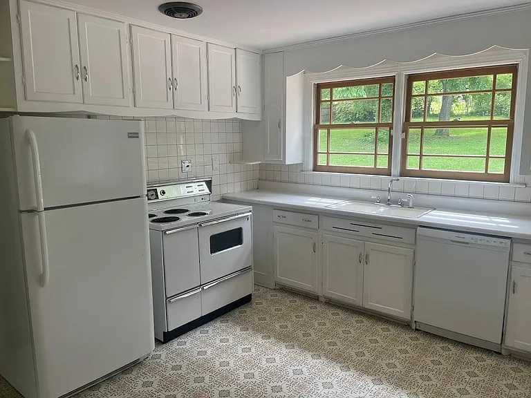 771 Elysian Fields Rd — Photo 3