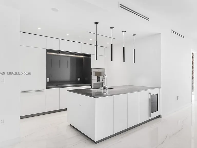 300 Biscyane Boulevard Way #1202 — Photo 5