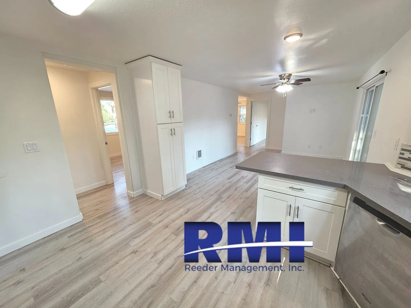 2 Bedroom Oasis with a Bonus — Photo 4