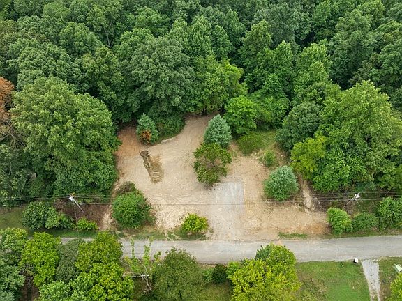 4th image of 1018 Dogwood Dr
