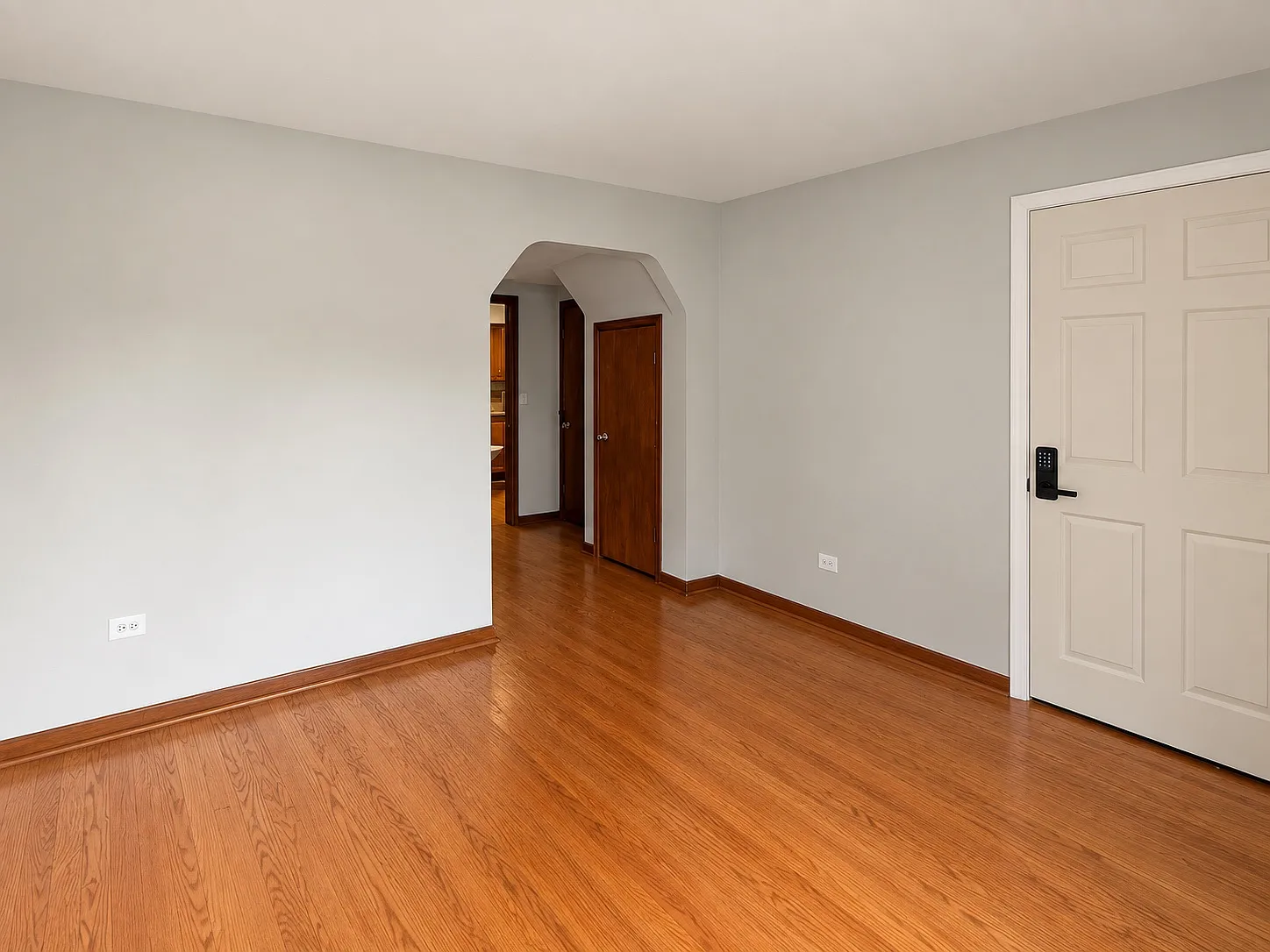 6213 W Newport Ave — Photo 3