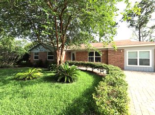 566 Cruiser Ln, Atlantic Beach, FL 32233