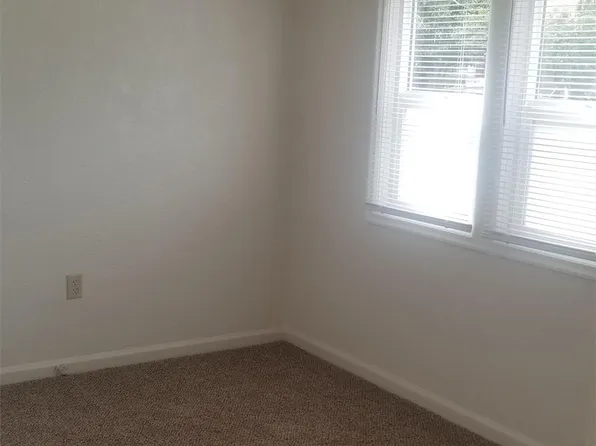 1010 Garnet St NE, Salem, OR 97301