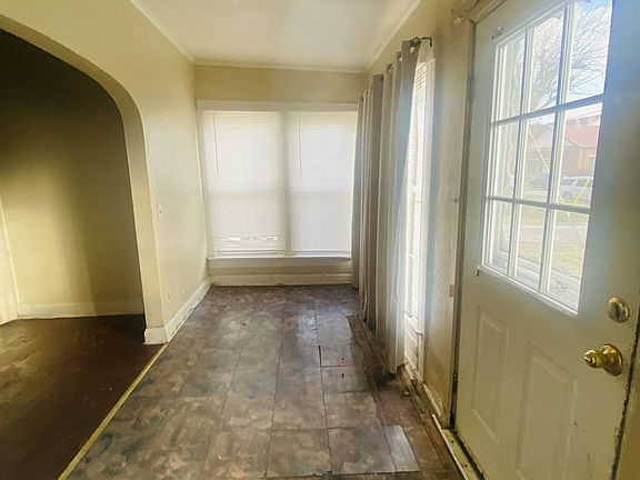 2nd image of 501 W Main St