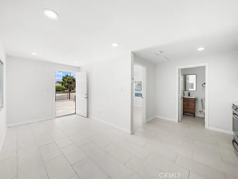 1610 Amador Ave #B — Photo 3