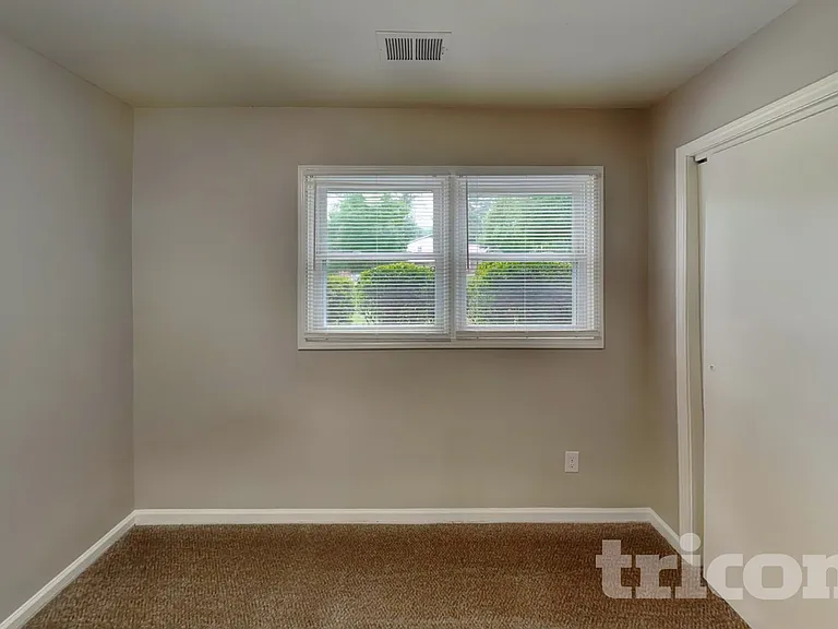6010 Sullins Rd — Photo 11