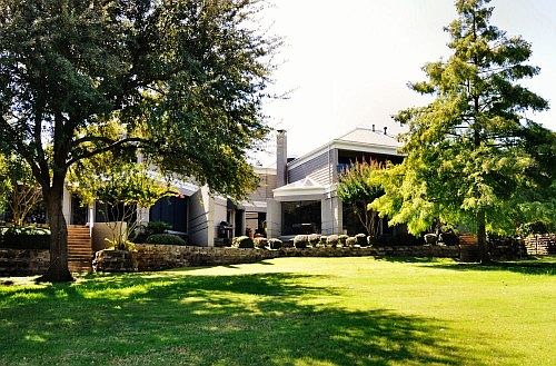 4th image of 1223 Travis Cir N