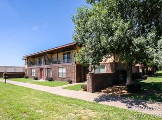 3500 Adenmor Ct APT A, Clovis, NM 88101