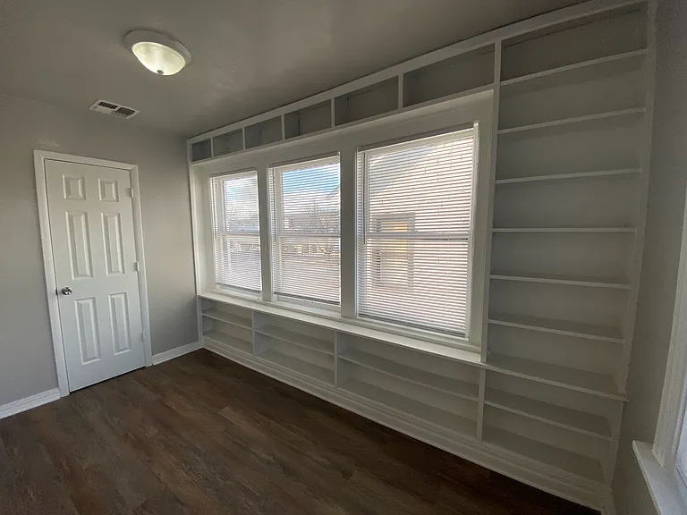 1130 N Ellison Ave — Photo 12