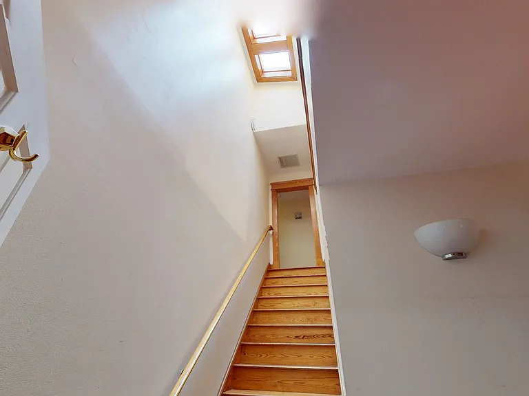 1915 E Market St #3 — Photo 21