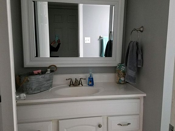 2nd image of 7000 N Holiday Dr