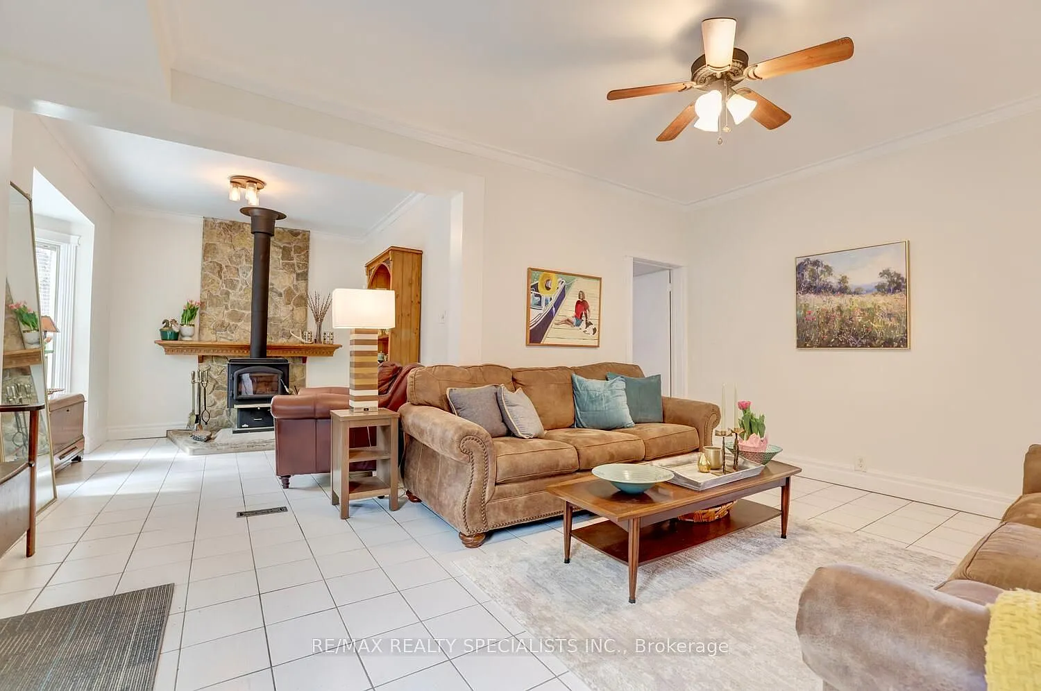 3 bed, $2,675 — Photo 2