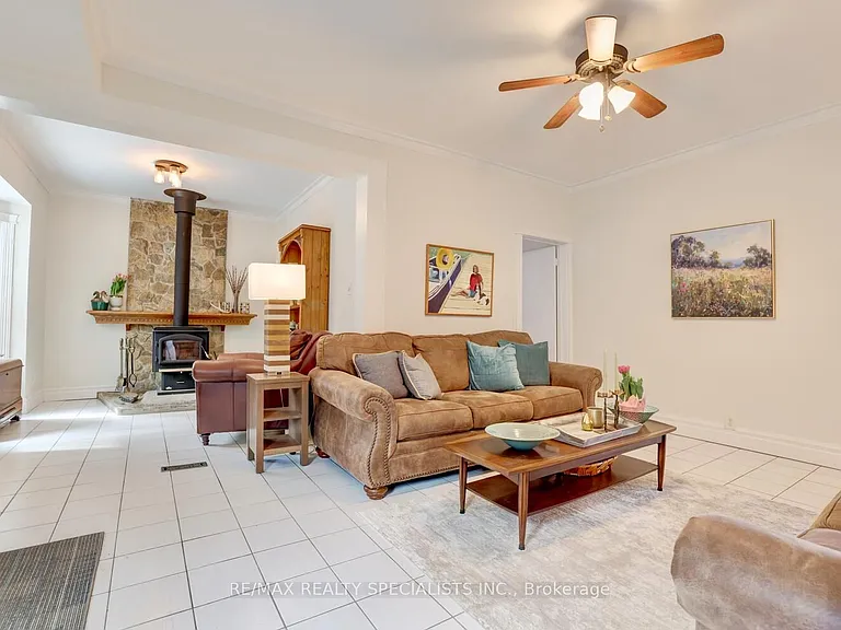 17 Foster St — Photo 10