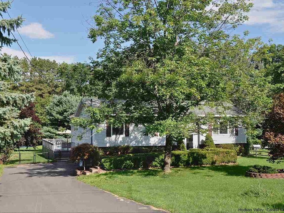 1st image of 8 Brookview Ln