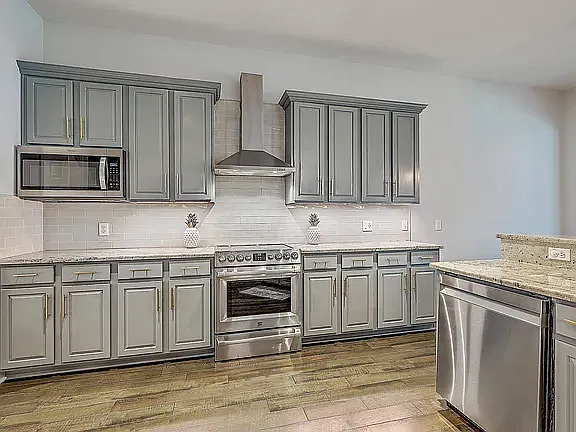 6 bed, 3452 sqft, $3,500 — Photo 3