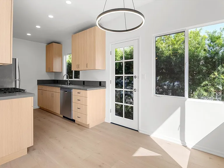 1403 Brockton Ave #1403 — Photo 9