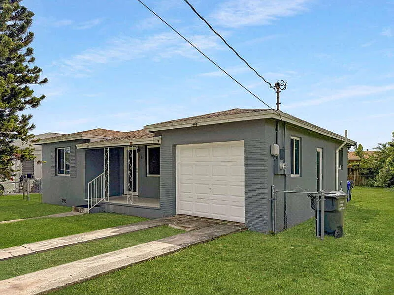 2 bed, 1.0 bath, 988 sqft, $2,500 — Photo 2