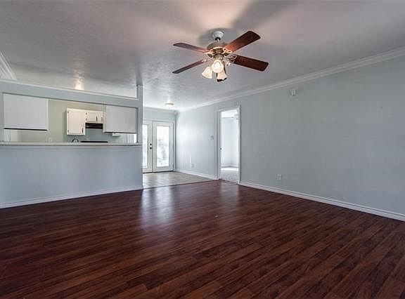 3rd image of 7024 Wildbriar Ct E