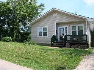 407 E Saint Louis St, De Soto, MO 63020