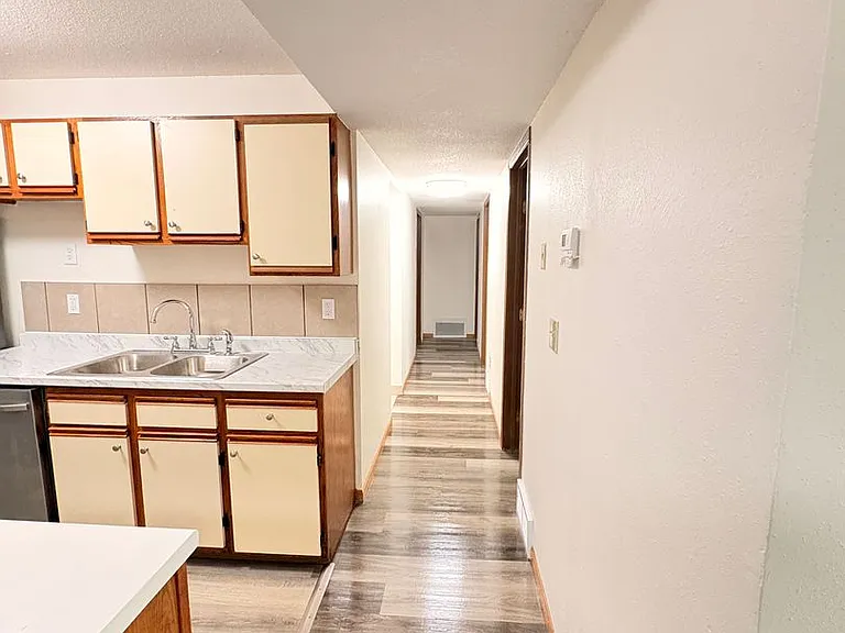 Ivy Apartments — Photo 3